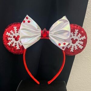 DISNEY PARKS CHRISTMAS EARS NWOT